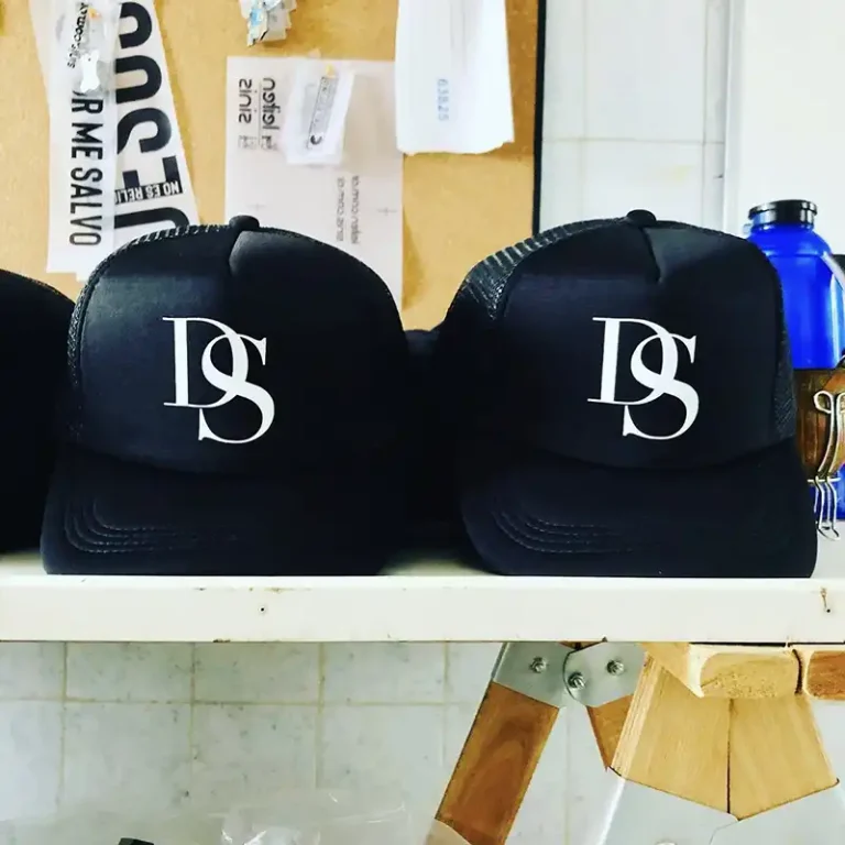 gorras con logotipo